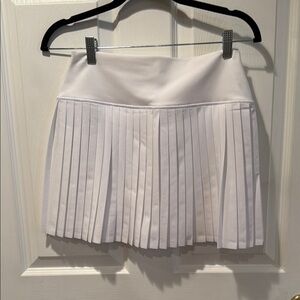 ABERCROMBIE & FITCH YPB sculptLUX White Pleated Athletic Skort